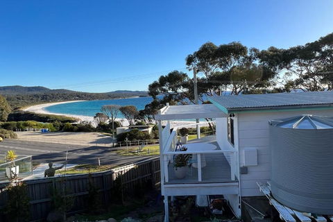 PIPI SHACK - Iconic Waterfront Shack Binalong Bay - New Castle Holiday 0