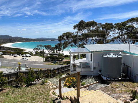 PIPI SHACK - Iconic Waterfront Shack Binalong Bay - New Castle Holiday 1