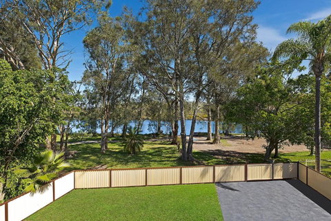 Poolside At Costa - New Castle Holiday 3