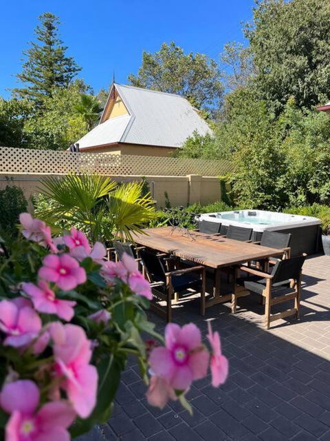 Porters Cottage Oasis - New Castle Holiday 0