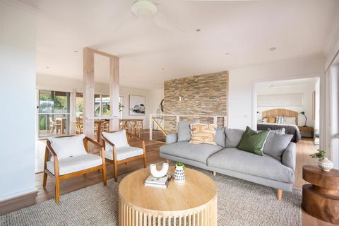 Perfect Peninsula Base With Heated Pool And Spa - New Castle Holiday 1