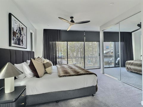 RAM, Alpine Getaways - New Castle Holiday 3