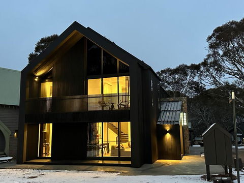 RAM, Alpine Getaways - New Castle Holiday 1