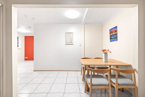 Quaint Queen Room In Pymble - Private Spot - Shared Bathroom - New Castle Holiday 3
