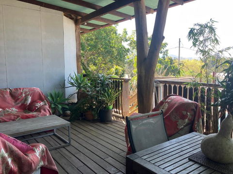 Potters Warehouse - New Castle Holiday 1