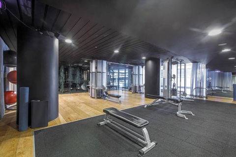 Premium Albert Park Grand Prix Apartment By Ready Set Host - New Castle Holiday 2