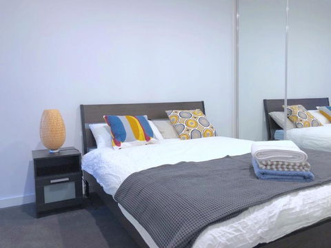 Pride Bentleigh Apartment With Private Garden - New Castle Holiday 3