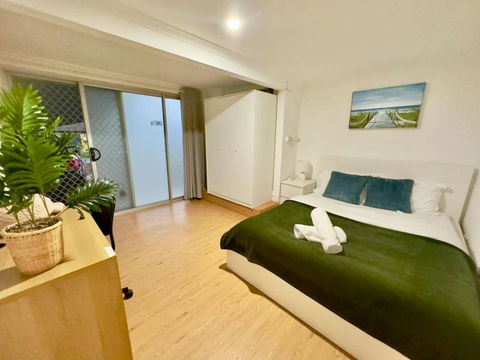 Prime 1BR Near Transport And Retail - New Castle Holiday 2