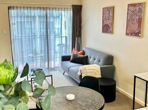 Prime Location 1 Bdr Apt In Perth - New Castle Holiday 3
