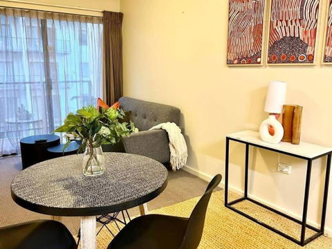 Prime Location 1 Bdr Apt In Perth - New Castle Holiday 2