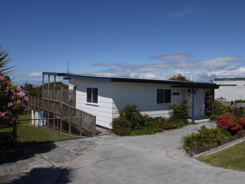 Prime Location - Totally Refurbished - New Castle Holiday 0