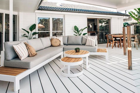 Prime Location With Pool - Walk To Coolum Beach - New Castle Holiday 2