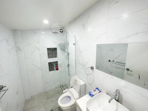 Private, Local Living Studio In Mascot, Airport - New Castle Holiday 1