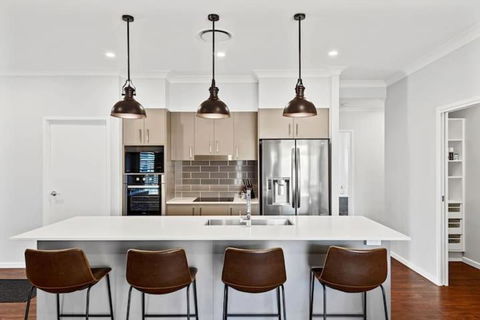 Private Mudjimba Beach Abode - New Castle Holiday 3