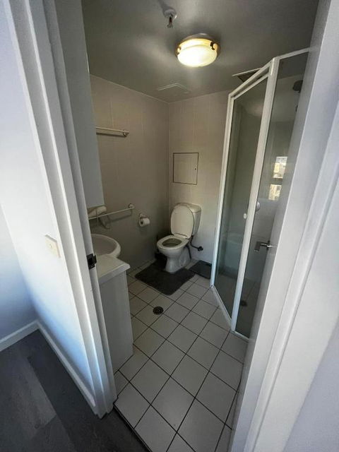 Private Room With Ensuite In The CBD - New Castle Holiday 3