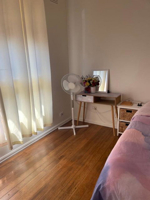 Private Room Near Melbourne Airport - New Castle Holiday 0