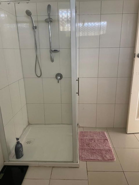 Private Room Near Melbourne Airport - New Castle Holiday 3