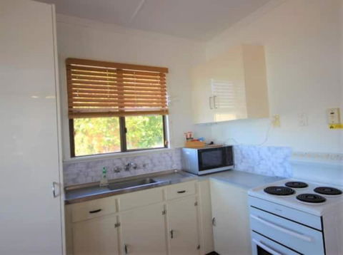 QCWA Cheerful Cottage - Airlie Beach - New Castle Holiday 2
