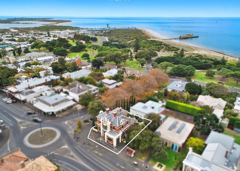 QPO QUEENSCLIFF - New Castle Holiday 1