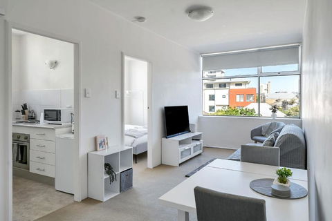 Quaint 1BD On The Doorstep Of Manly Beach - New Castle Holiday 2