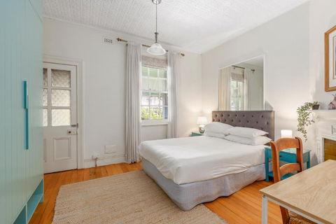 Quaint 3-Bed Heritage Home In The Heart Of Sydney - New Castle Holiday 1