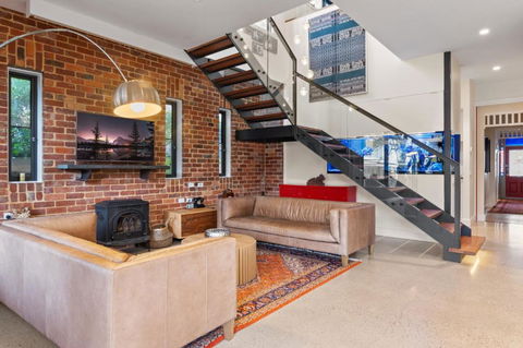 Quaint 4-Bed With Backyard 5-Min To The Beach - New Castle Holiday 0