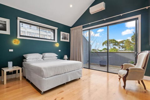 Quaint 4-Bed With Backyard 5-Min To The Beach - New Castle Holiday 1