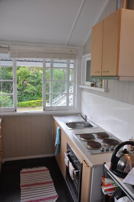 Quaint & Cosy 1 Bedroom Apartment In Queenslander. - New Castle Holiday 3