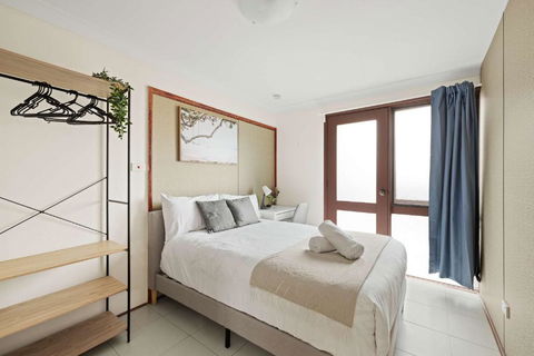 Quaint Double Room - Private Spot At Milperra - Shared Bathroom - New Castle Holiday 0