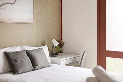 Quaint Double Room - Private Spot At Milperra - Shared Bathroom - New Castle Holiday 1