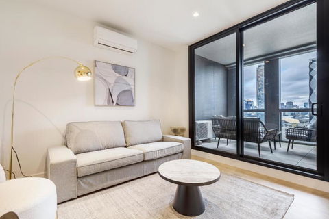 Quaint Stylish Hideout In Trendy South Melbourne - New Castle Holiday 0