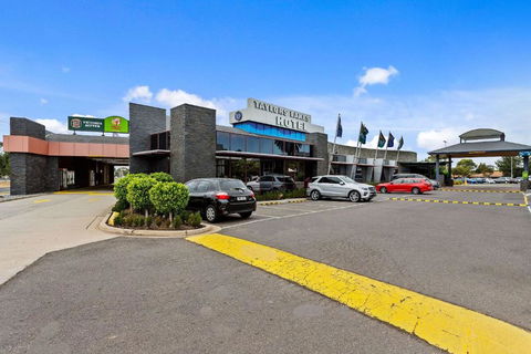 Quality Hotel Taylors Lakes - New Castle Holiday 3