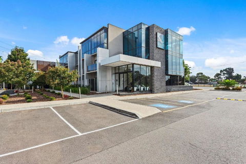 Quality Hotel Taylors Lakes - New Castle Holiday 2