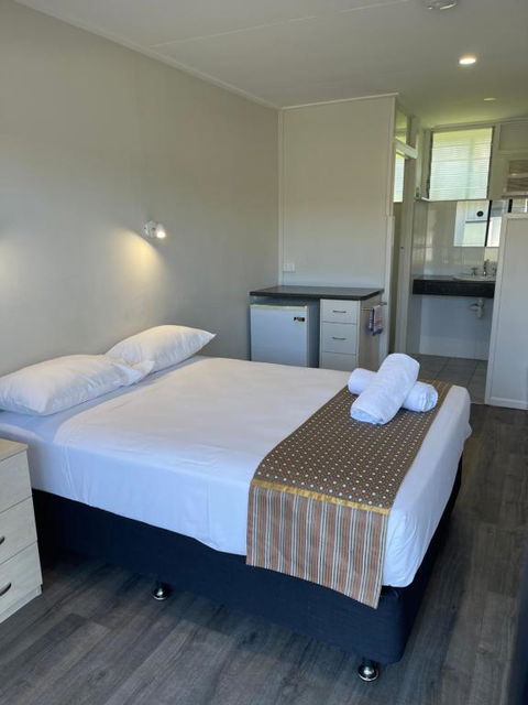 Queens Beach Hotel - New Castle Holiday 0