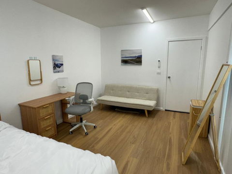 Quiet And Cozy Corner - New Castle Holiday 1