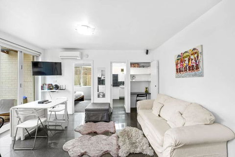 Quiet And Peaceful Beachside 1BR Retreat W Parking - New Castle Holiday 0