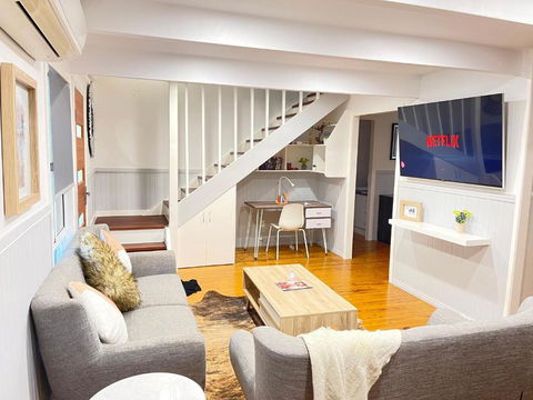 Quiet, Cozy And Calm 3 Bedroom House. - New Castle Holiday 0