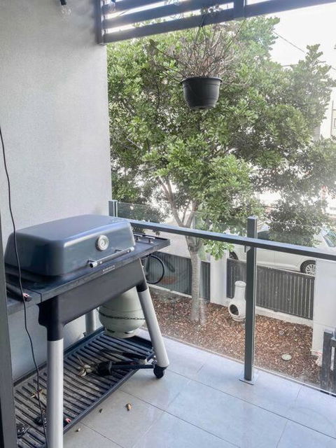 Quite 2B2B Family Home W Free Parking, BBQ - New Castle Holiday 3