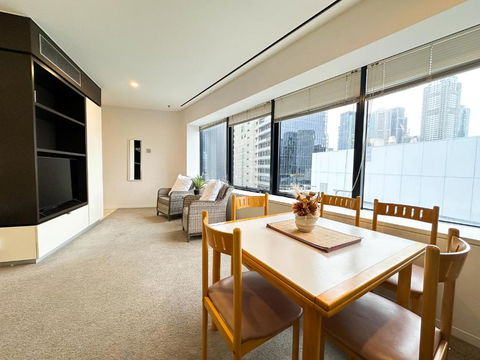 QV Central Oasis Contemporary City Getaway - New Castle Holiday 2