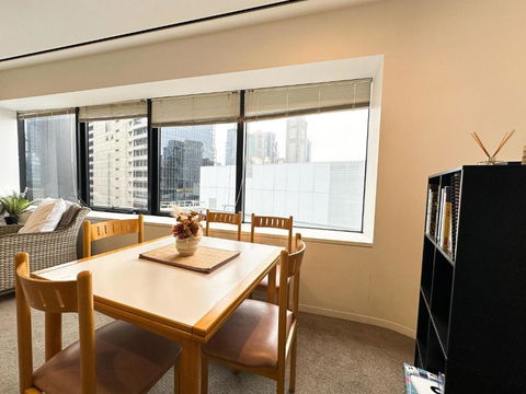 QV Central Oasis Contemporary City Getaway - New Castle Holiday 1
