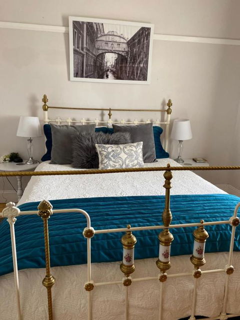 R&R Blue Diamond Luxury Cottage Maryborough, Vic - New Castle Holiday 1
