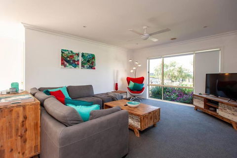 R&R By The Bay In Prime Location - New Castle Holiday 2