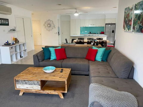 R&R By The Bay In Prime Location - New Castle Holiday 1