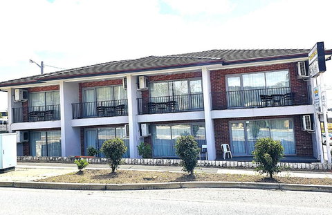 Rainbow Motel Queanbeyan - New Castle Holiday 2