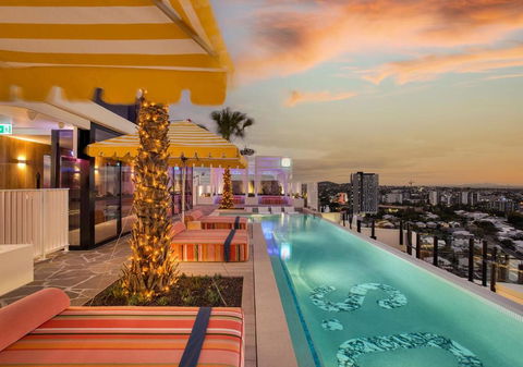Rambla At South City SQ - New Castle Holiday 3