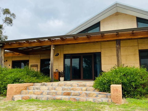 Rammed Earth Retreat - New Castle Holiday 0