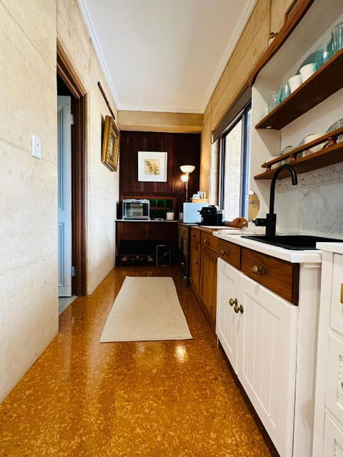 Rammed Earth Retreat - New Castle Holiday 3
