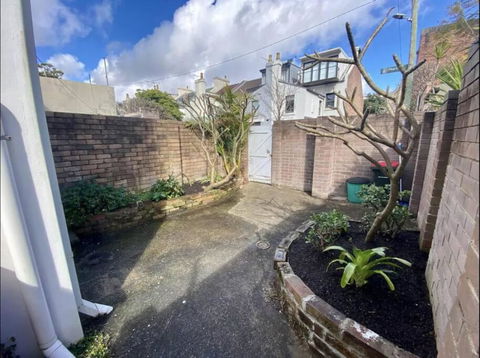 Rear Garden Suite - New Castle Holiday 1