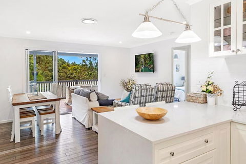 Red Gum Cottage - New Castle Holiday 3