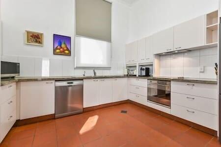 Aston On Church - Luxury Accommodation - New Castle Holiday 3